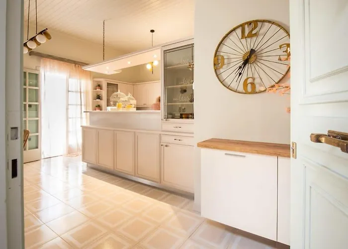 Dolce Favola Nomad Casa - Kalamata's Getaway קלמאטה